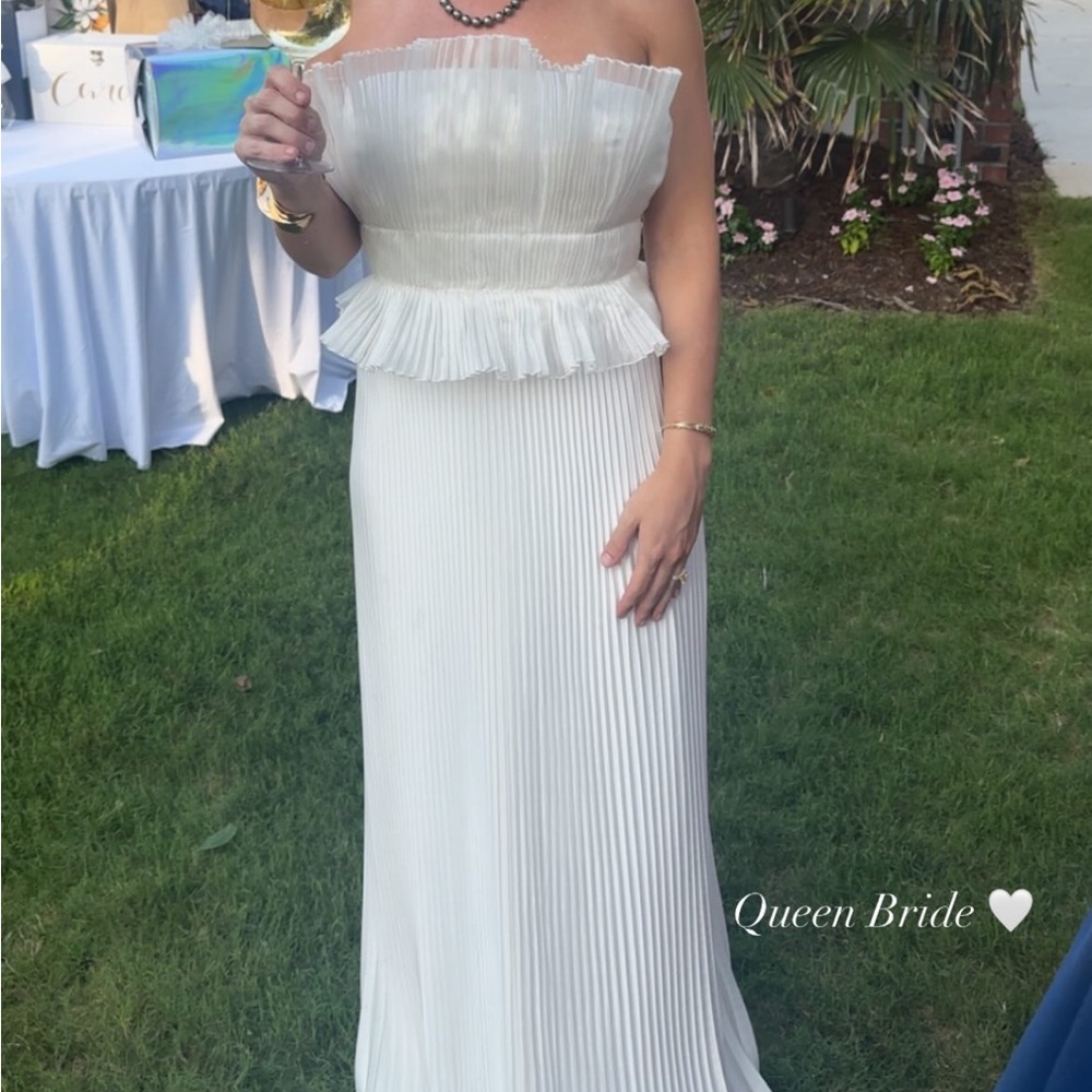 L’idee ivory masquerade gown